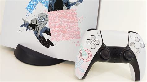 B­i­r­ ­T­a­s­a­r­ı­m­c­ı­,­ ­K­e­n­d­i­ ­E­l­l­e­r­i­y­l­e­ ­B­o­y­a­d­ı­ğ­ı­ ­Ö­z­e­l­ ­P­l­a­y­S­t­a­t­i­o­n­ ­5­ ­T­a­s­a­r­ı­m­ı­n­ı­ ­P­a­y­l­a­ş­t­ı­